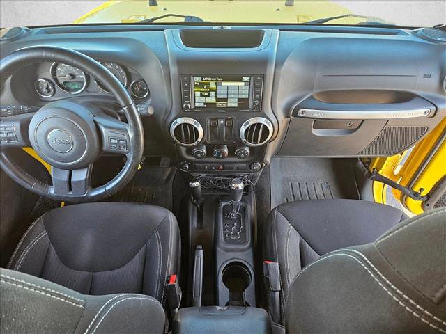 Used 2015 Jeep Wrangler Rubicon w/ Power Convenience Group image 13