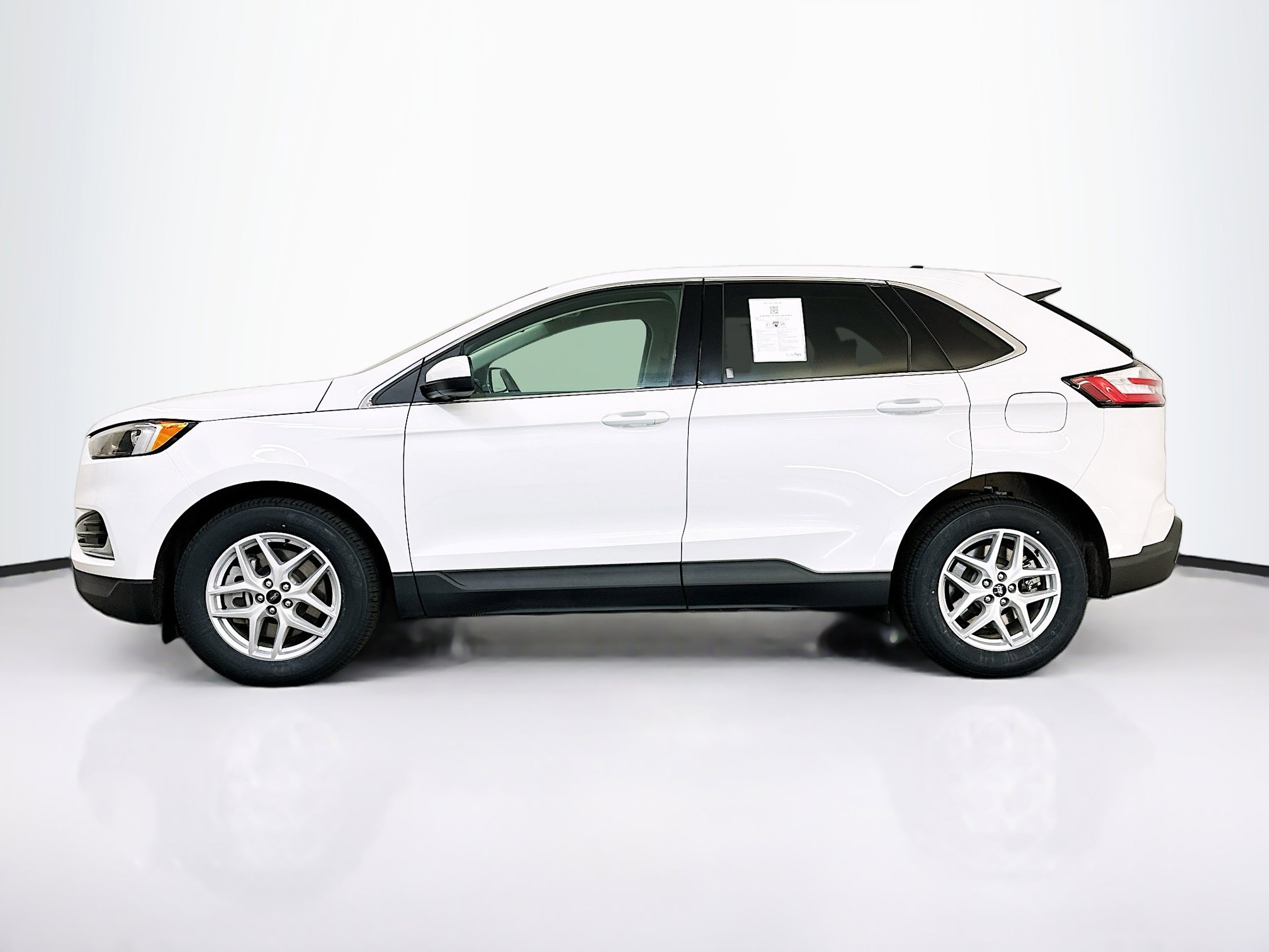 Used 2024 Ford Edge SEL image 4