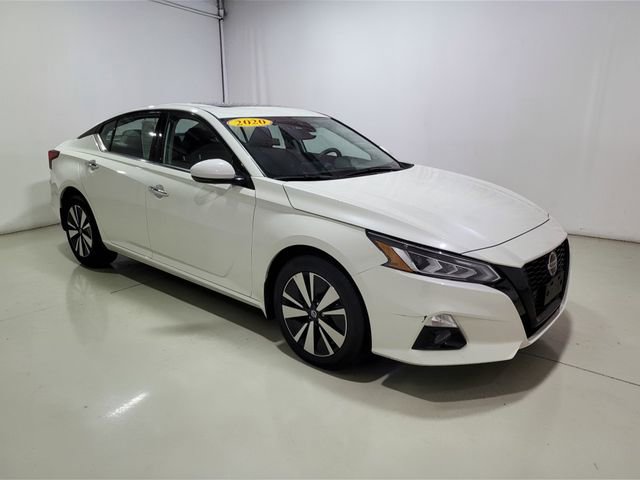 Used 2020 Nissan Altima 2.5 SV image 2