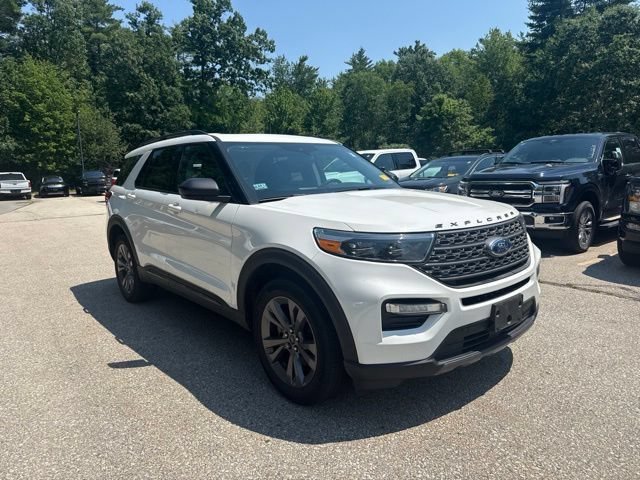 Used 2023 Ford Explorer XLT w/ Equipment Group 202A AWD/4WD image 3