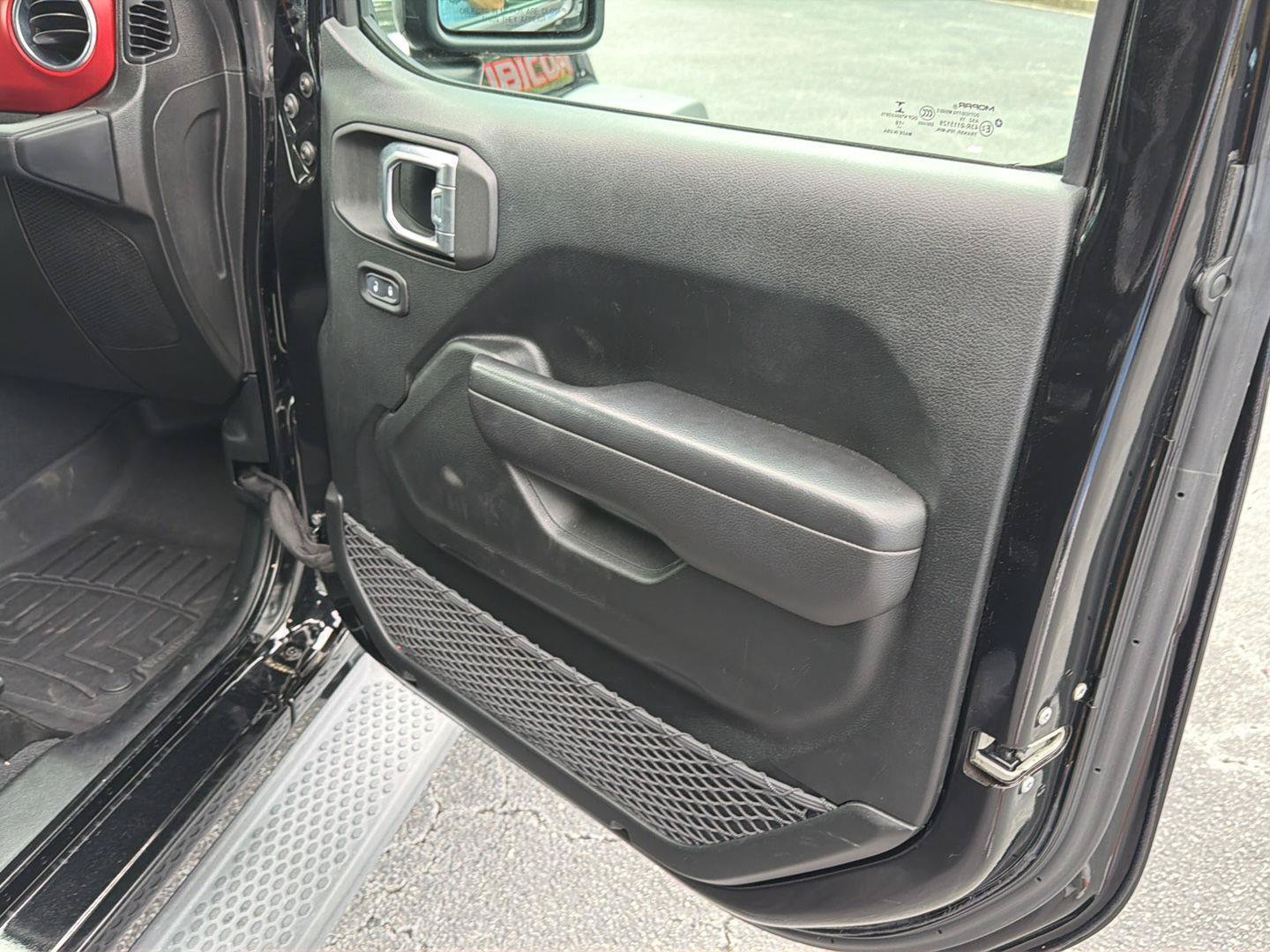 Used 2019 Jeep Wrangler Unlimited Rubicon AWD/4WD image 14