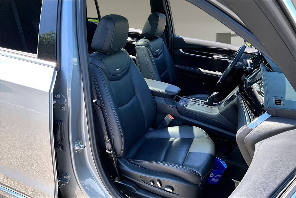Certified 2025 Cadillac XT6 Premium Luxury AWD/4WD image 7