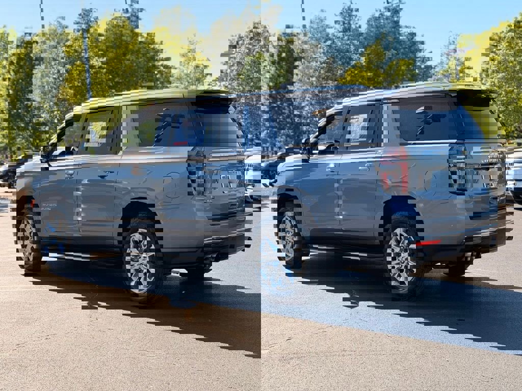 Used 2021 Chevrolet Suburban Premier w/ Premium Package image 11