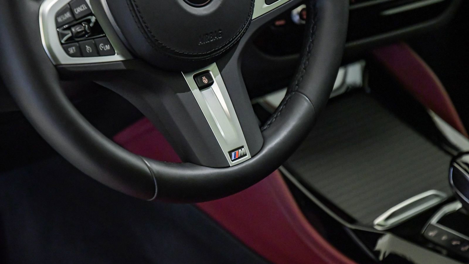 Certified 2024 BMW X4 xDrive30i w/ Premium Package image 17