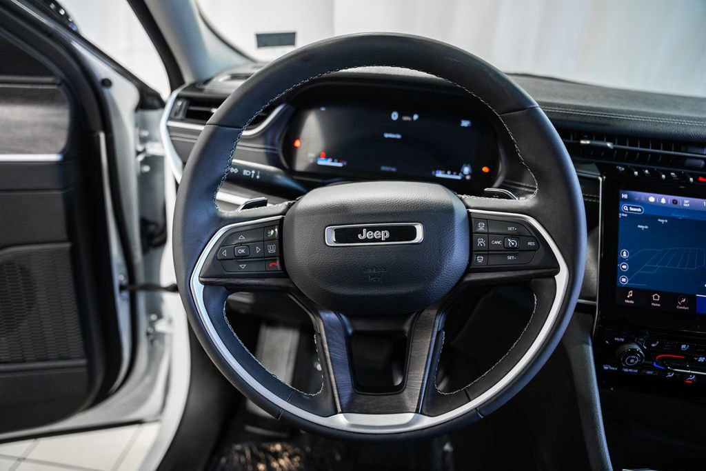 Certified 2024 Jeep Grand Cherokee L Limited w/ Luxury Tech Group II image 33