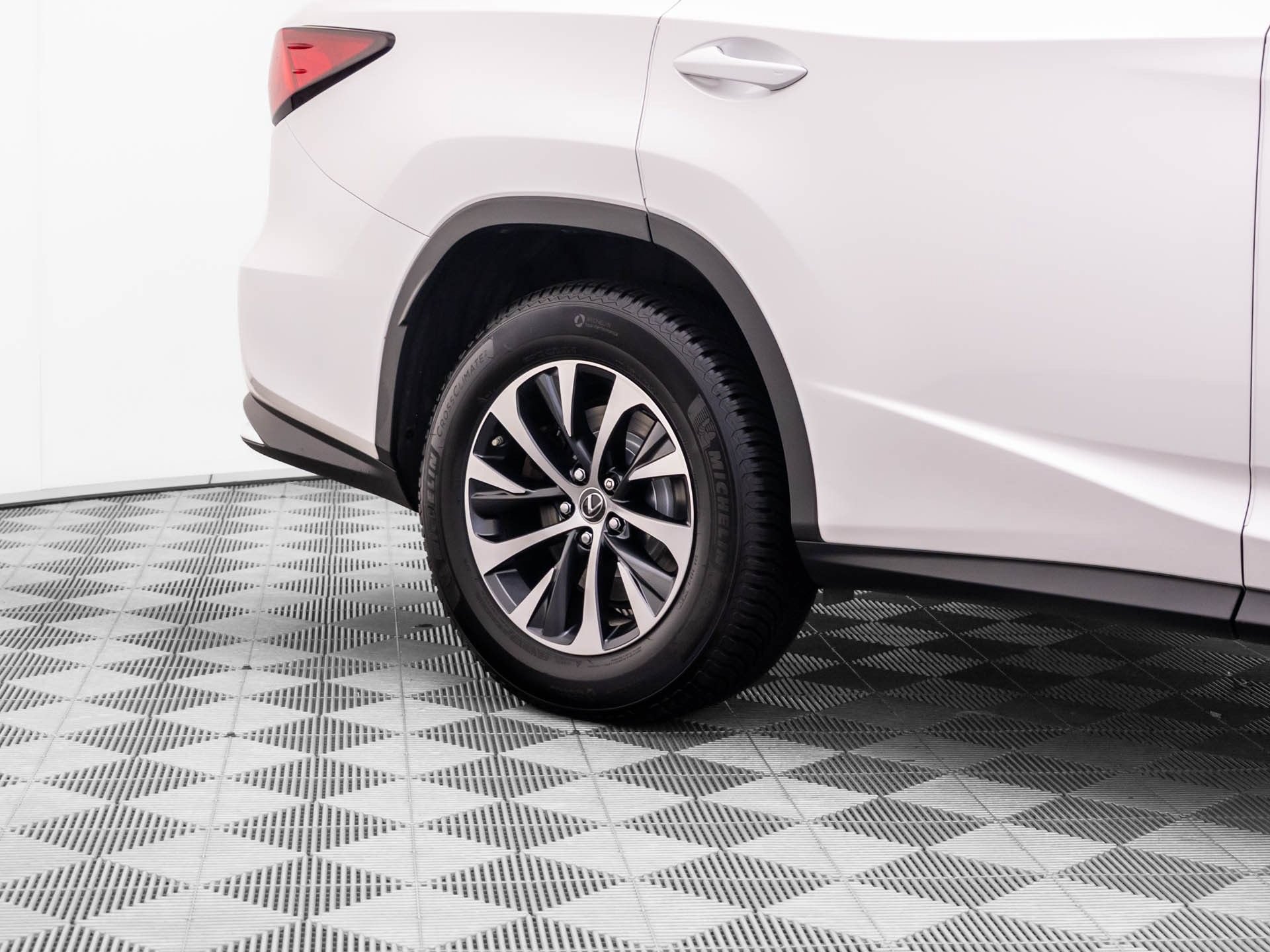 Used 2022 Lexus RX 350L Premium w/ Premium Package AWD/4WD image 37