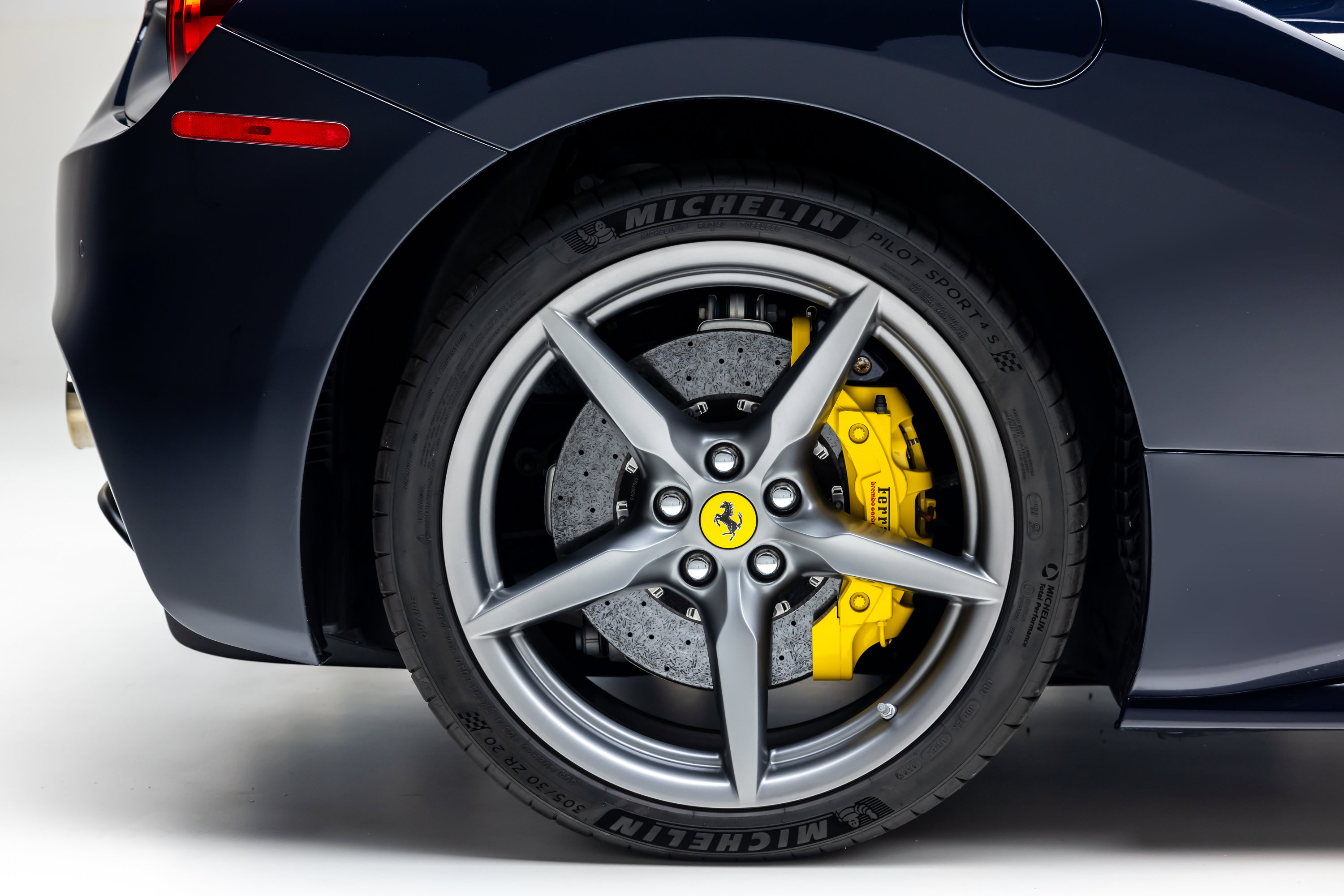 Used 2018 Ferrari 488 Spider RWD image 26