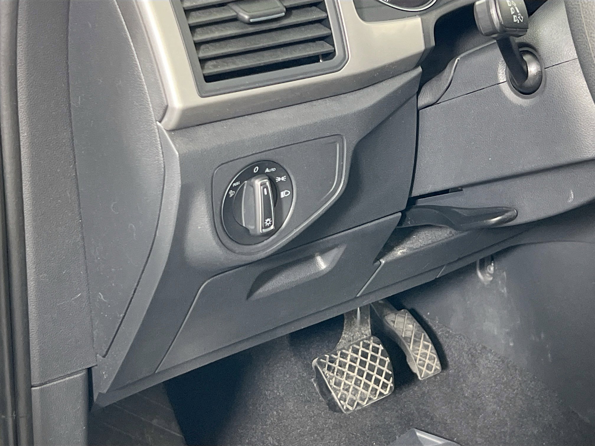 Used 2021 Volkswagen Atlas S image 10