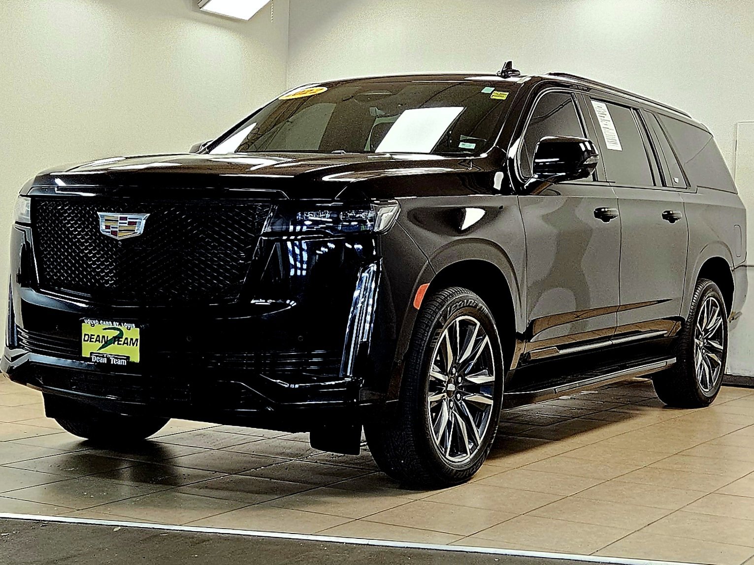 Used 2022 Cadillac Escalade ESV Sport AWD/4WD image 3