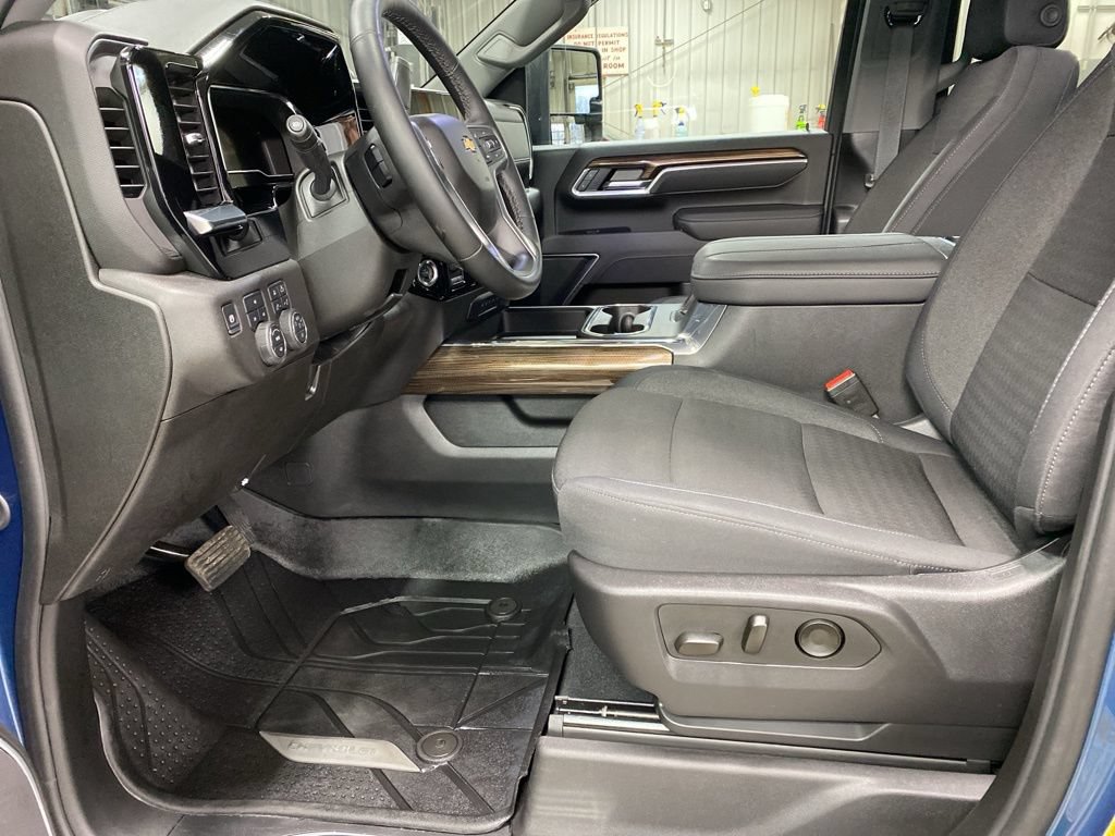 Certified 2025 Chevrolet Silverado 3500 LT w/ All Star Edition AWD/4WD image 28