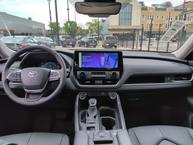 Used 2026 Toyota Grand Highlander AWD image 11
