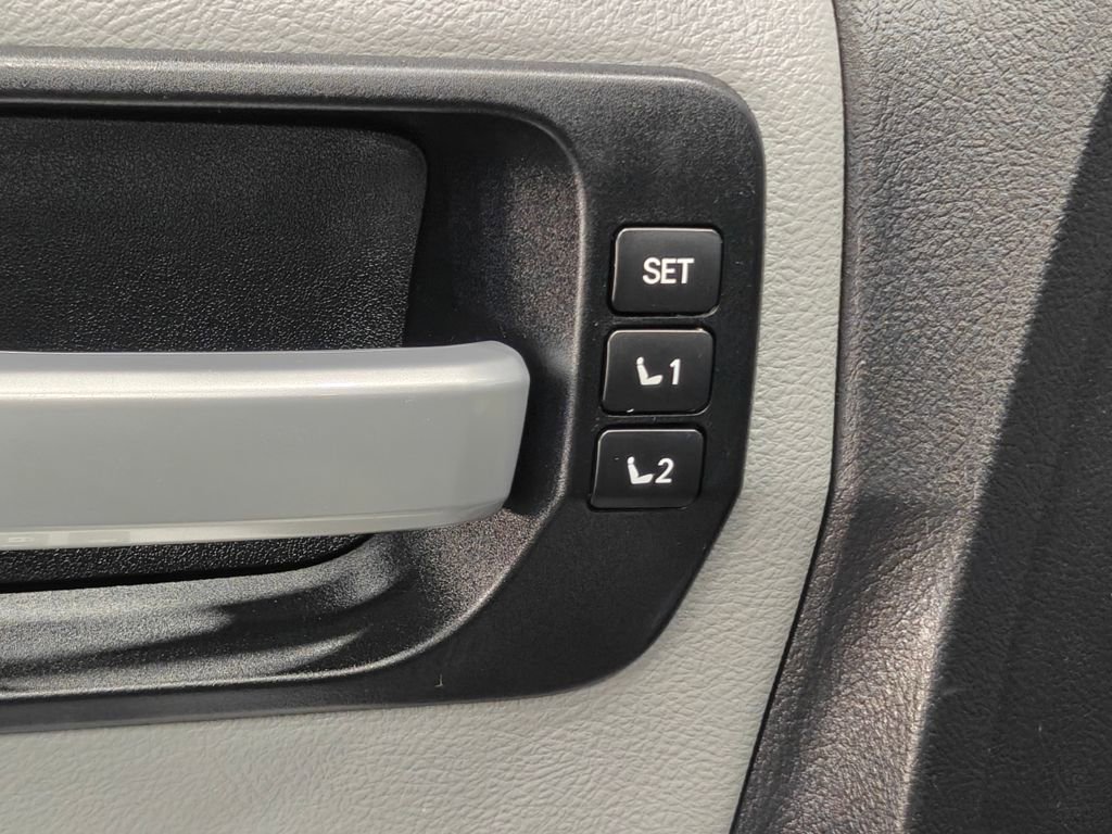 Used 2017 Toyota Sequoia Limited w/ Safety & Convenience Package AWD/4WD image 53