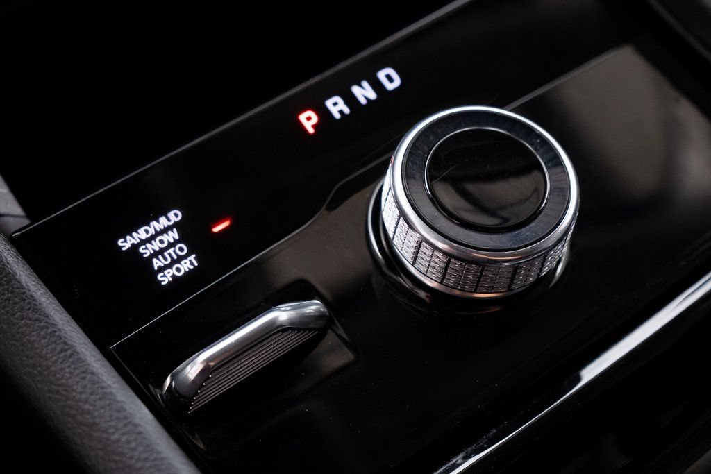 Used 2023 Jeep Grand Cherokee Limited AWD/4WD image 16