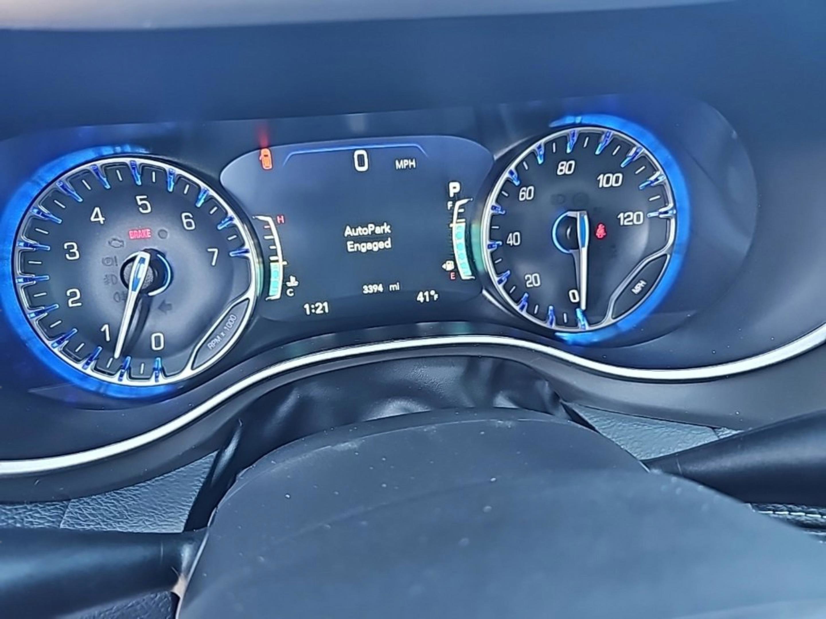 Used 2026 Chrysler Pacifica Select image 22