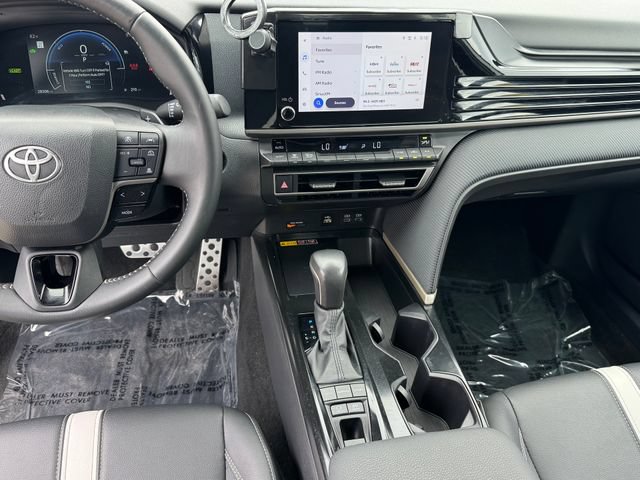 Used 2025 Toyota Camry SE FWD image 16