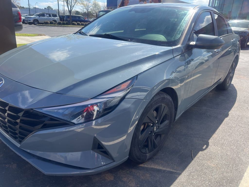 Used 2021 Hyundai Elantra SEL w/ Cargo Package image 3