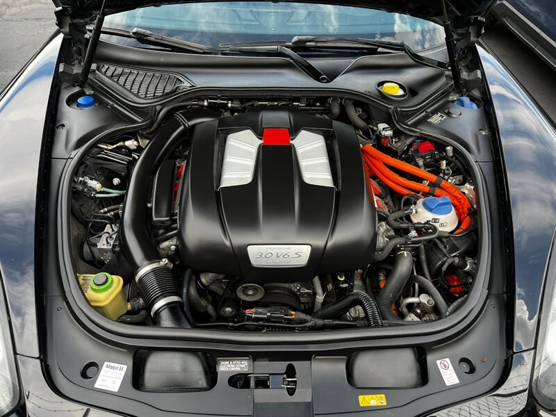 Used 2014 Porsche Panamera S RWD image 40