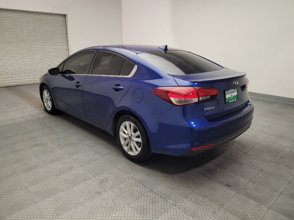Used 2017 Kia Forte S w/ S Technology Package FWD image 5