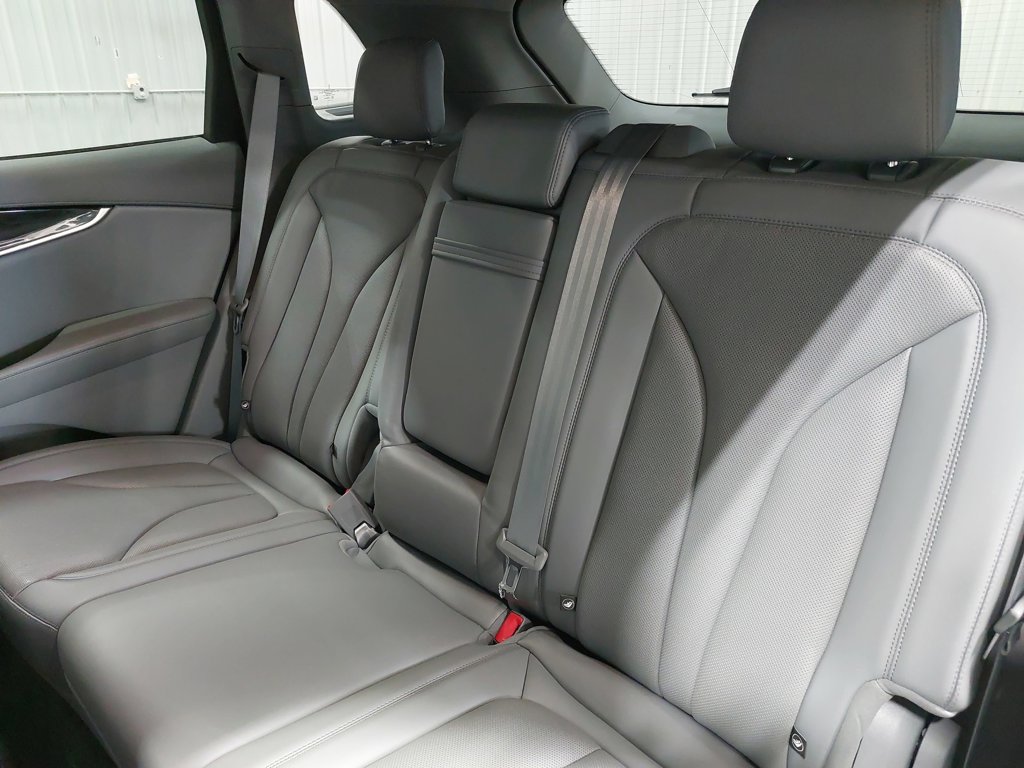 Used 2022 Lincoln Nautilus Reserve AWD/4WD image 14