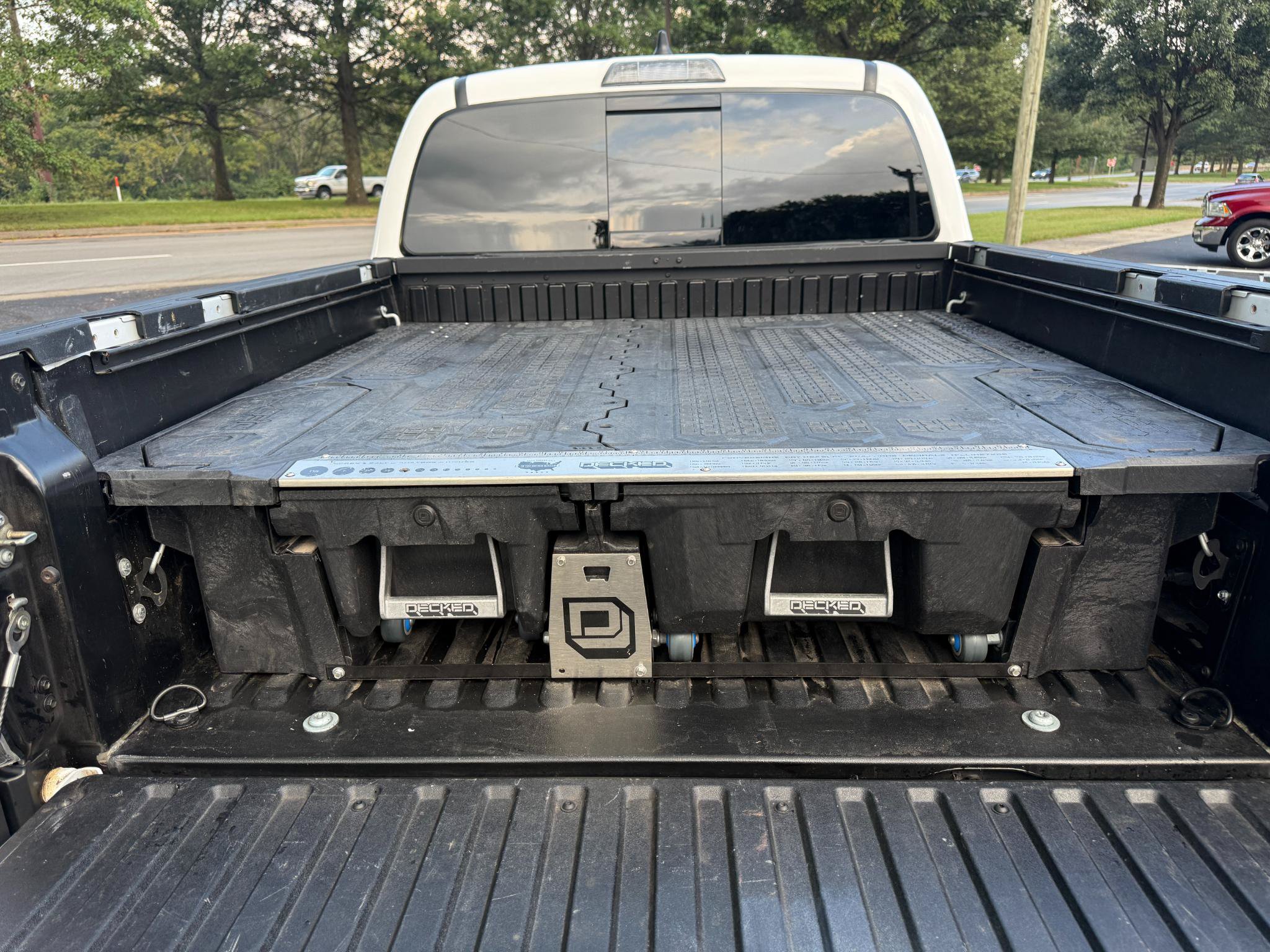 Used 2020 Toyota Tacoma TRD Off-Road AWD/4WD image 22