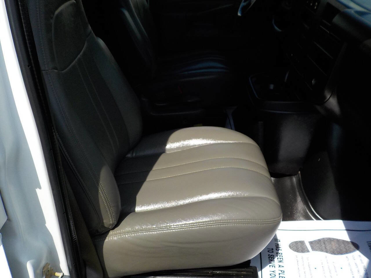 Used 2020 Chevrolet Express 2500 Extended w/ Driver Convenience Package RWD image 27