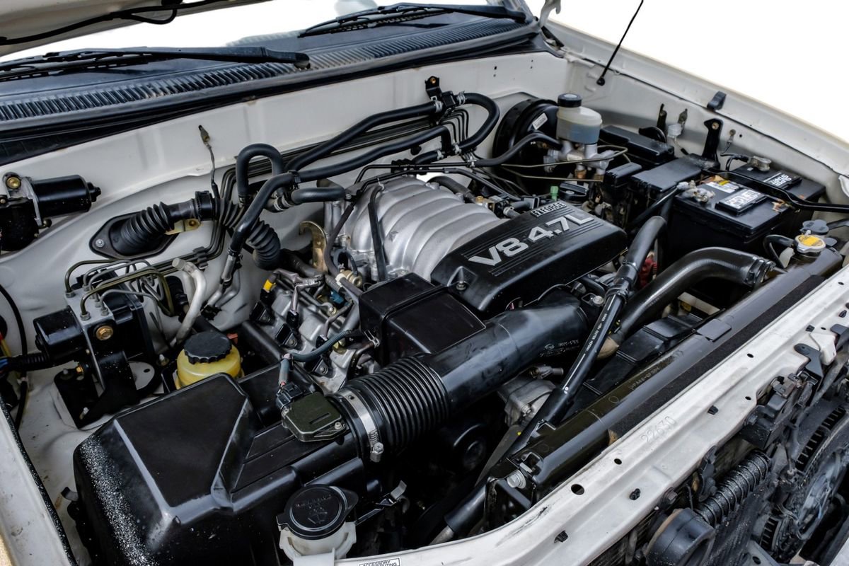 Used 2004 Toyota Sequoia SR5 image 57