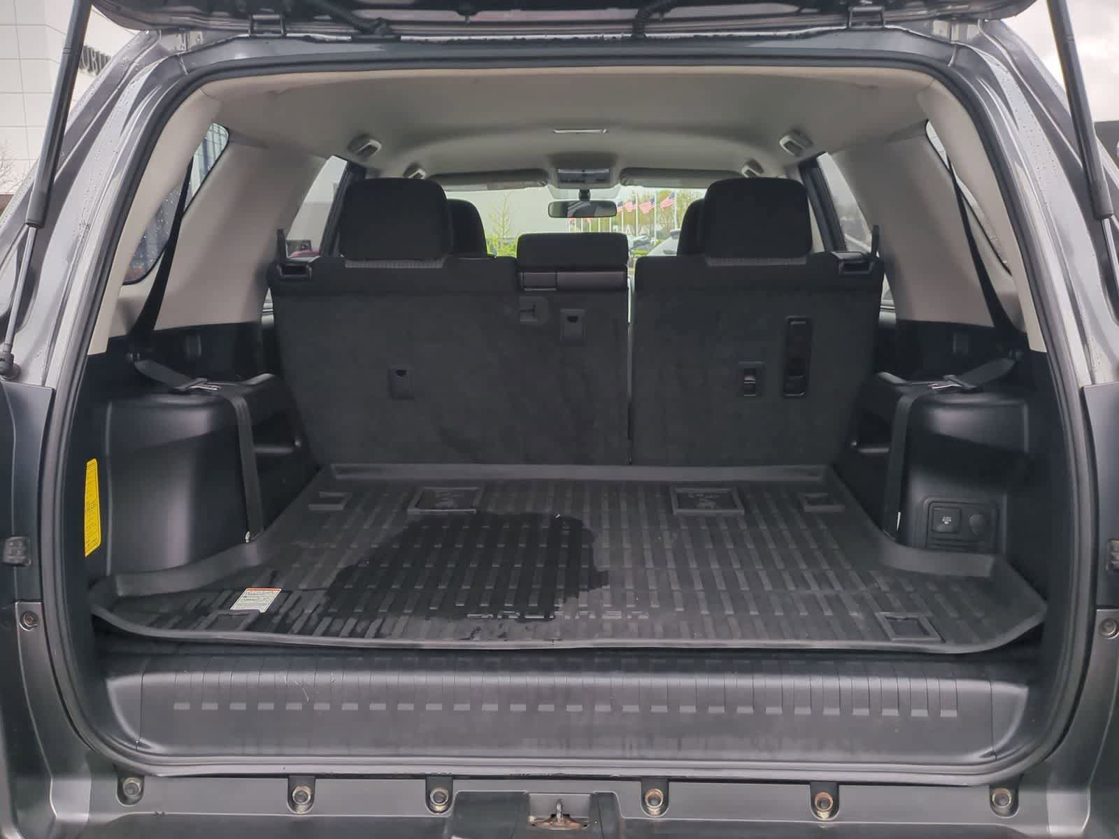 Used 2014 Toyota 4Runner SR5 AWD/4WD image 31