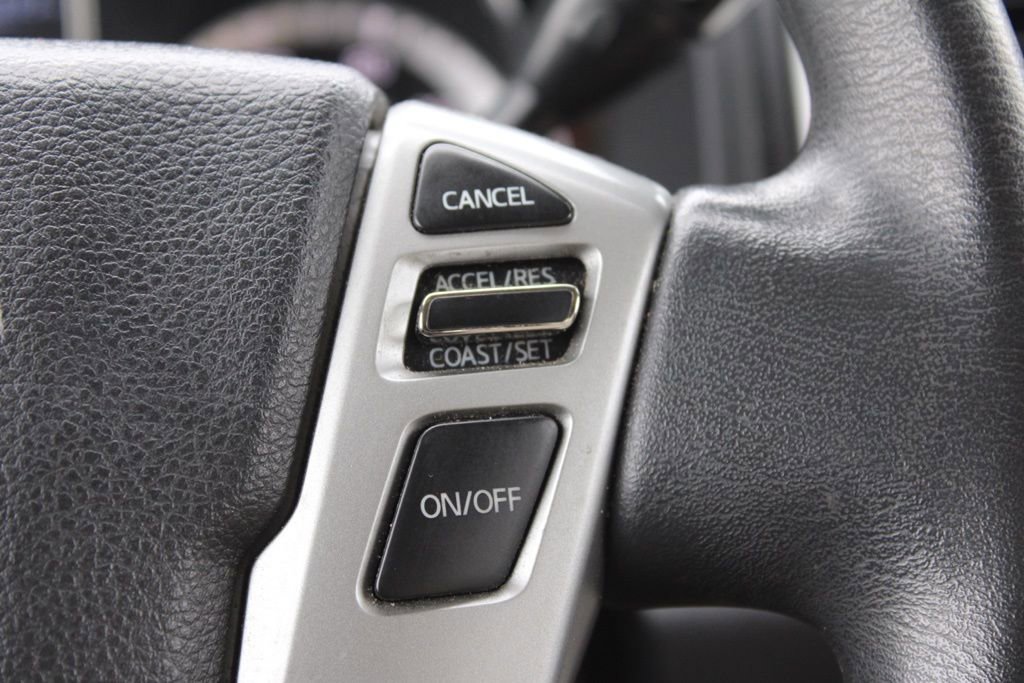 Used 2017 Nissan Titan SV image 28
