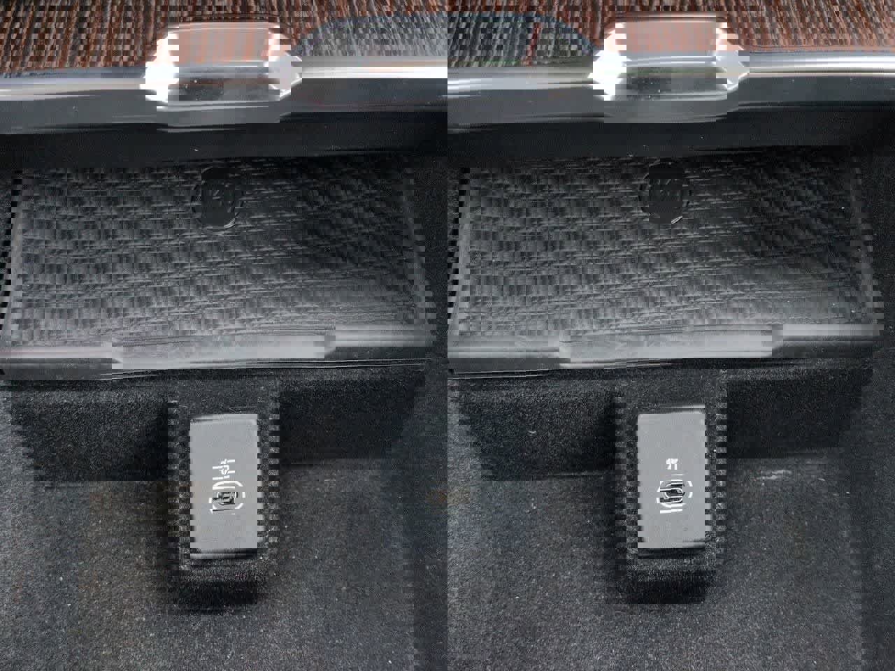 Used 2023 Land Rover Range Rover SE image 33