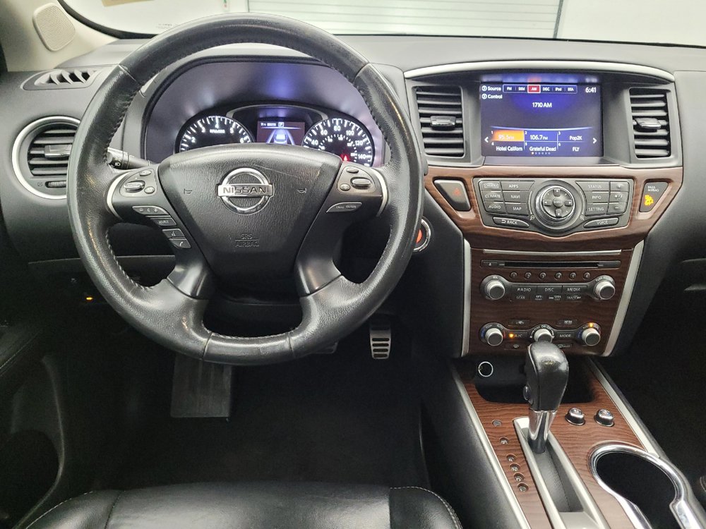 Used 2017 Nissan Pathfinder Platinum AWD/4WD image 22