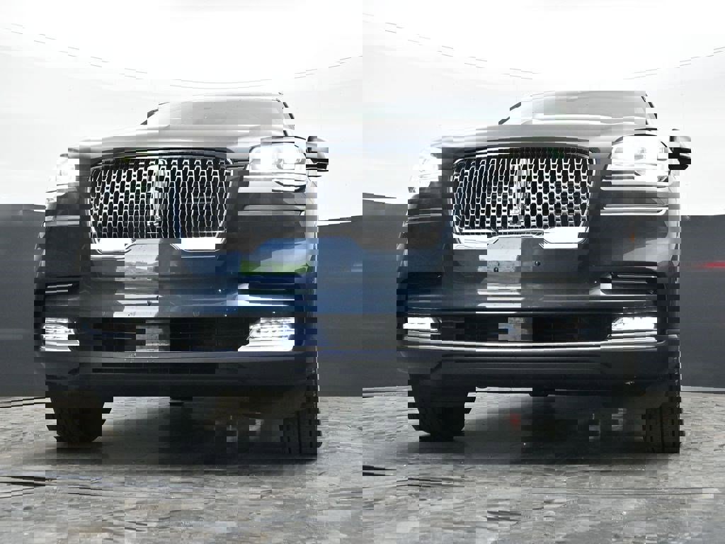 Used 2023 Lincoln Aviator Reserve w/ Equipment Group 201A AWD/4WD image 31