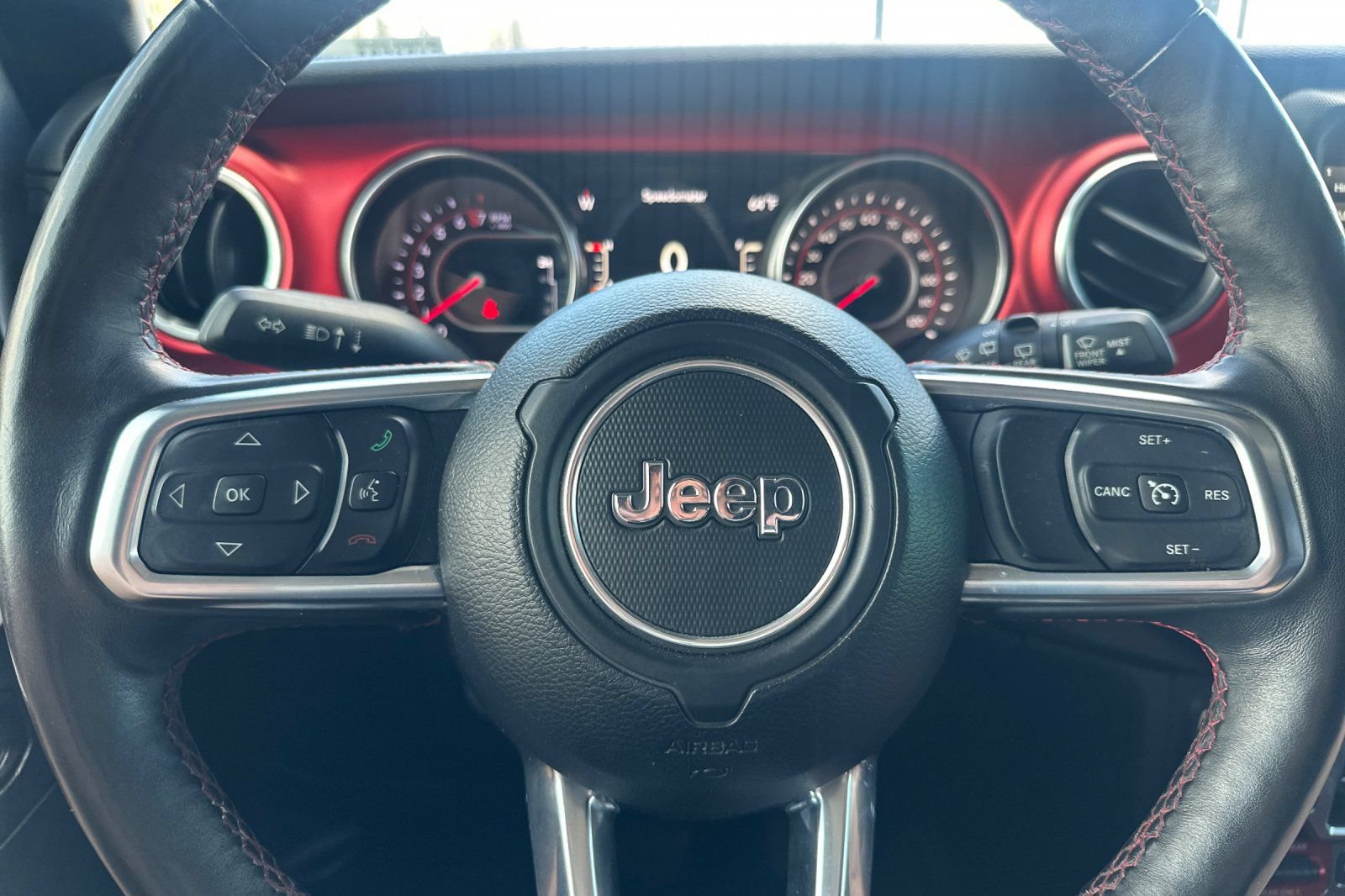 Used 2018 Jeep Wrangler Unlimited Rubicon AWD/4WD image 33
