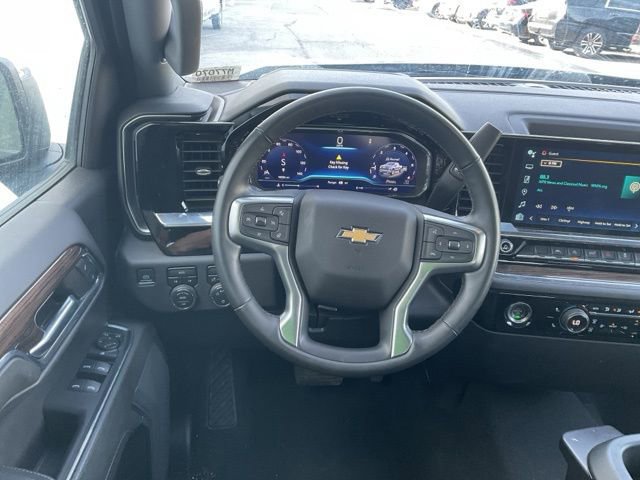 Used 2024 Chevrolet Silverado 1500 LT image 25