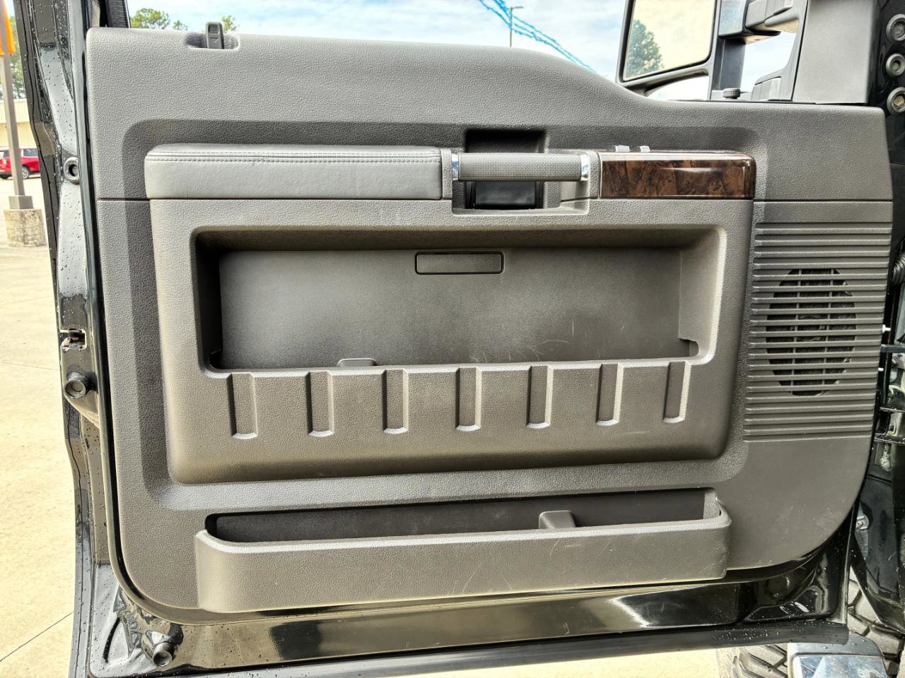 Used 2015 Ford F250 Platinum w/ FX4 Off-Road Package image 10