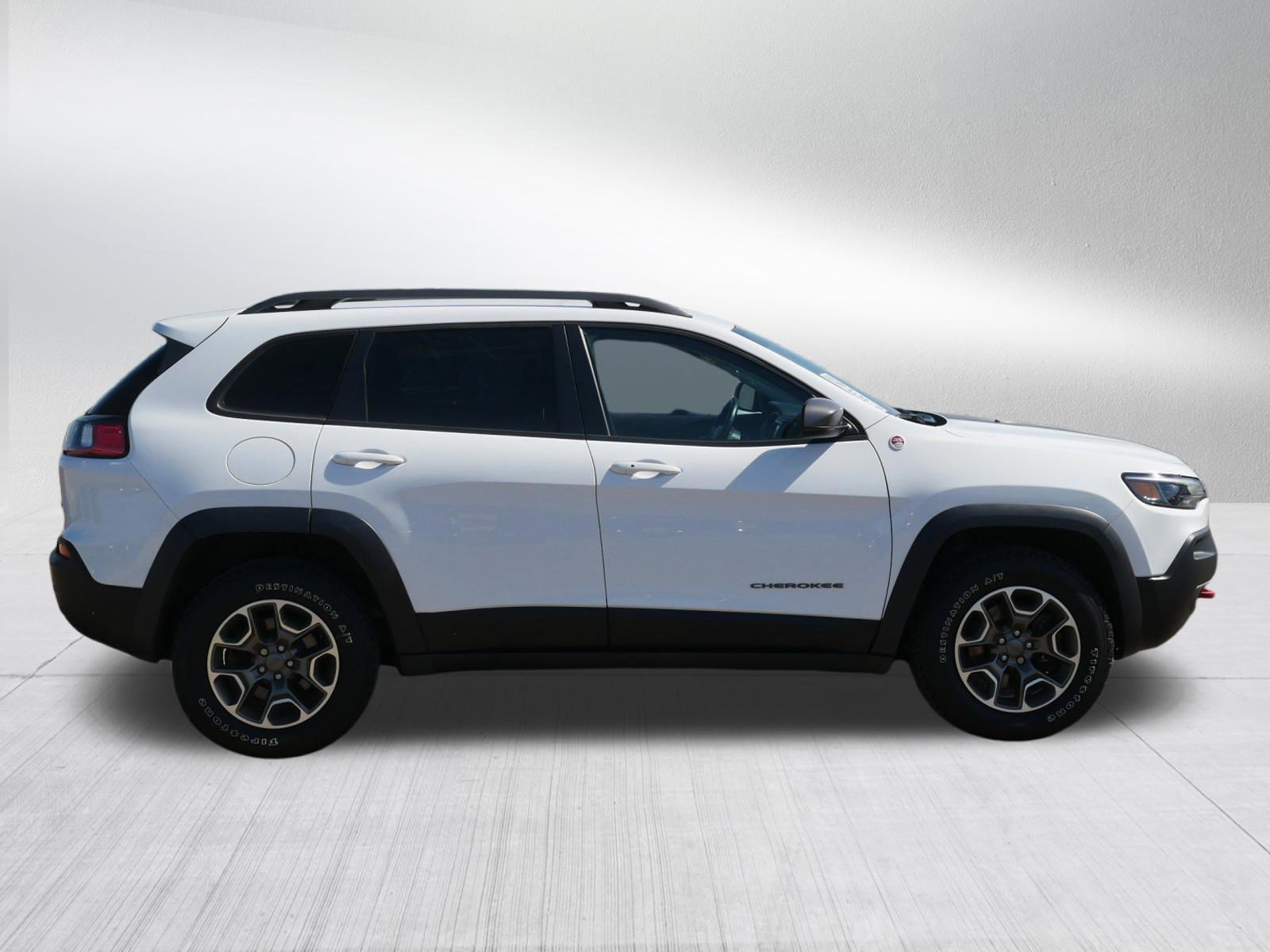 Used 2020 Jeep Cherokee Trailhawk w/ Cold Weather Group AWD/4WD image 8
