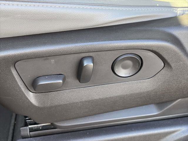 Used 2021 GMC Yukon SLT w/ SLT Luxury Plus Package image 22