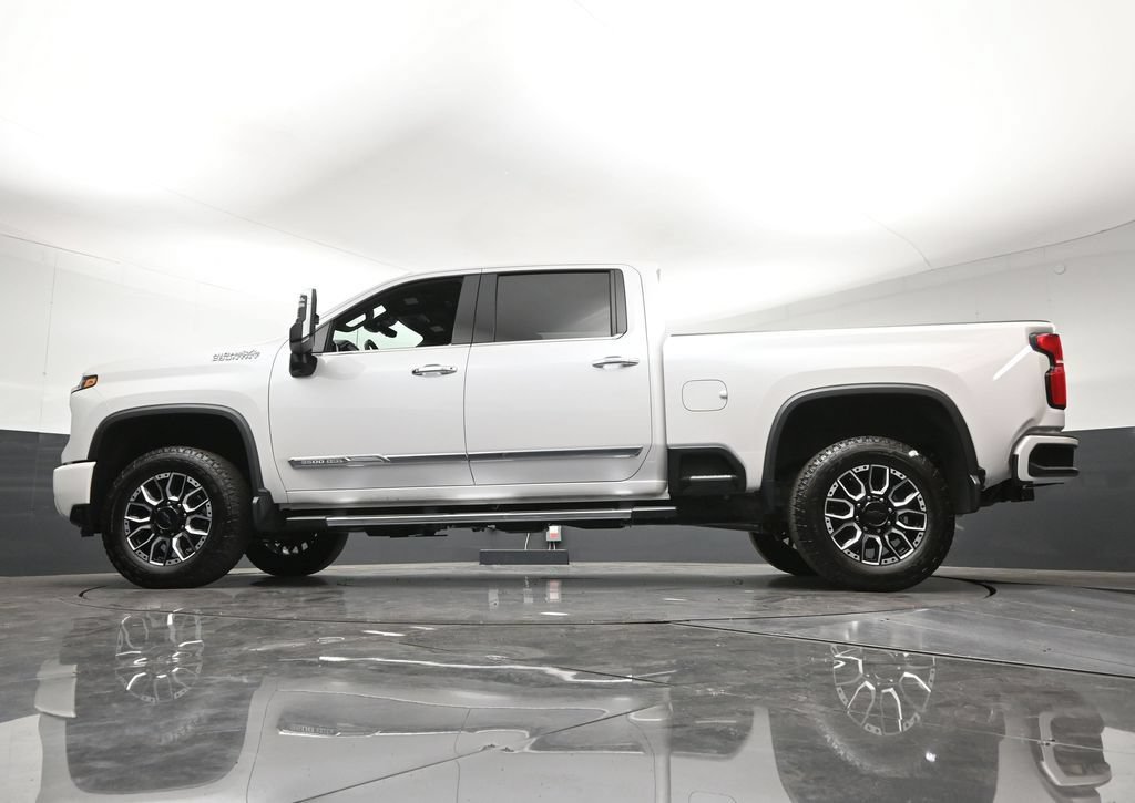 Certified 2025 Chevrolet Silverado 3500 High Country w/ High Country Premium Package AWD/4WD image 24