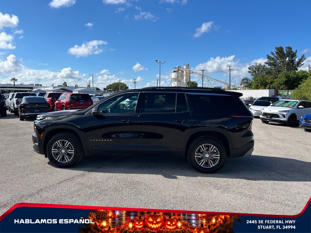 Used 2026 Chevrolet Traverse LT w/ Driver Confidence Package FWD image 8