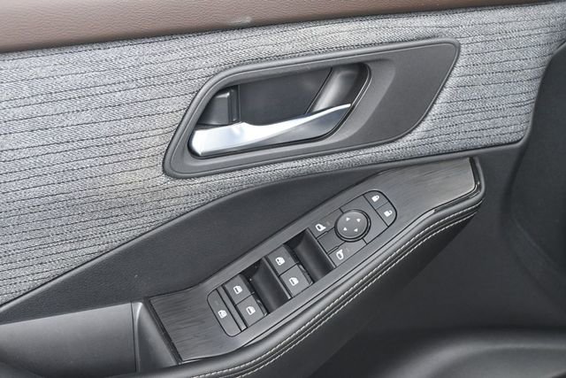 Used 2023 Nissan Rogue SV FWD image 10