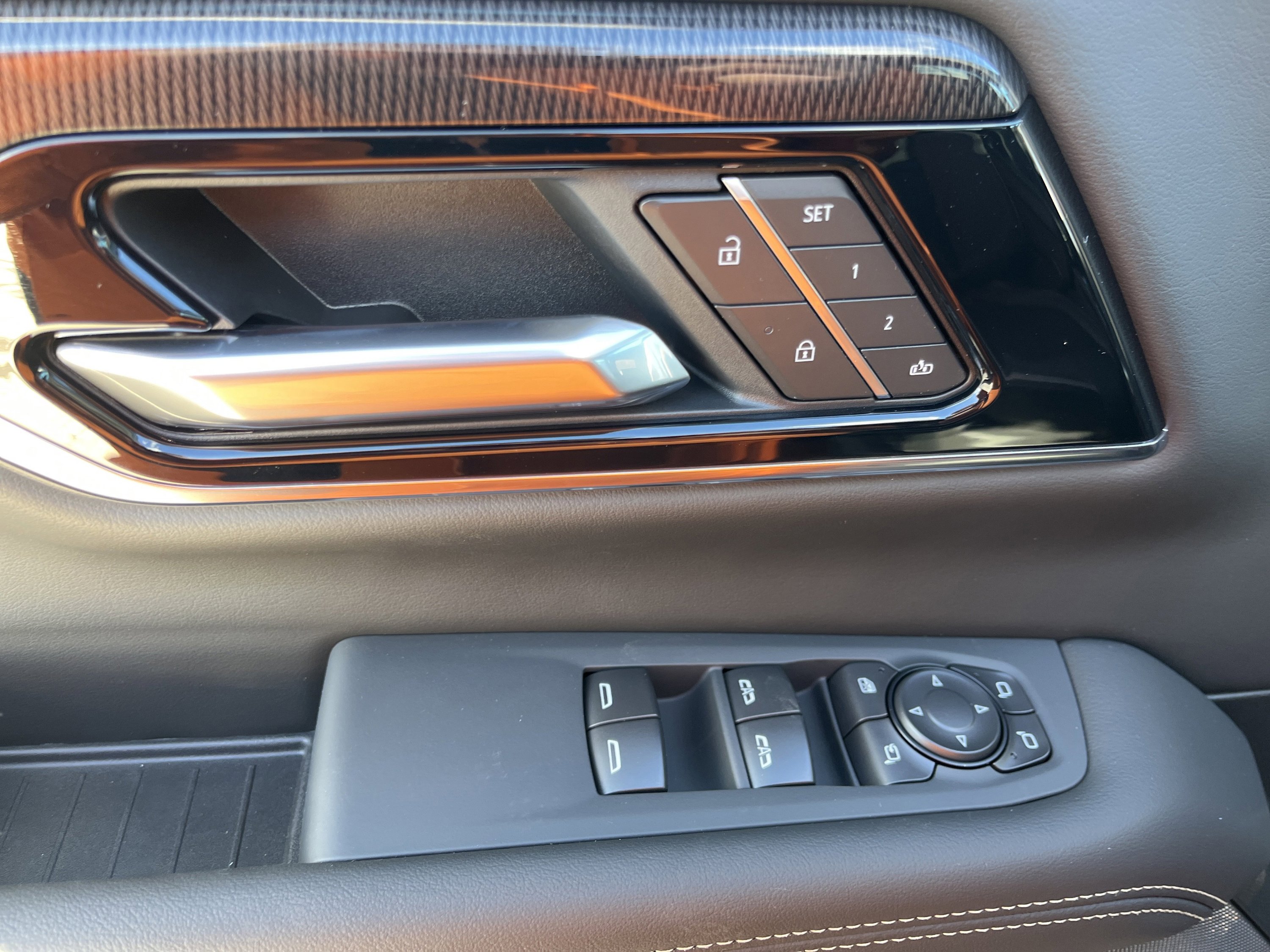 New 2026 GMC Yukon Elevation w/ LPO, Get Active Package image 7