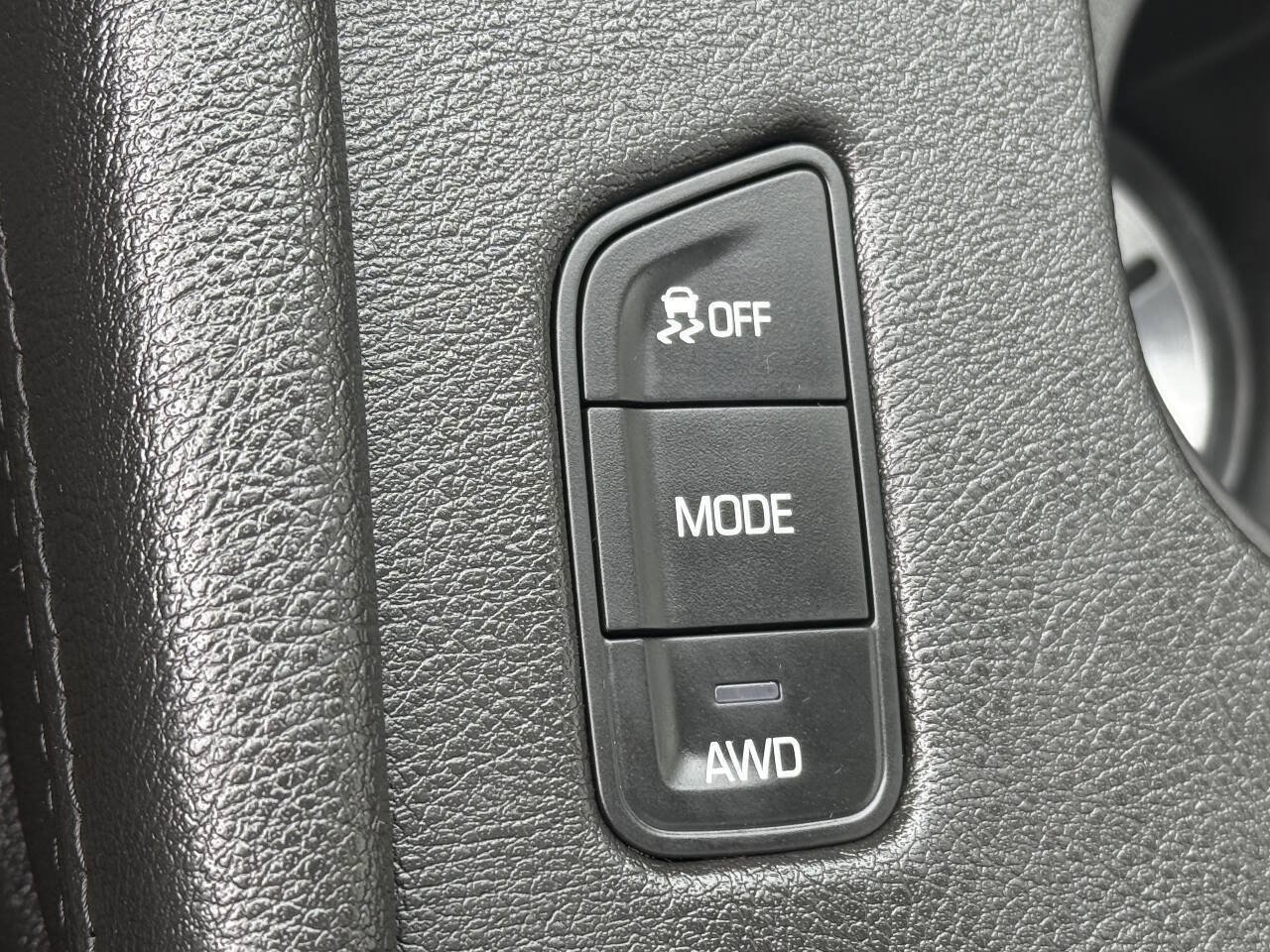 Used 2018 Cadillac XT5 Platinum w/ Driver Assist Package AWD/4WD image 17