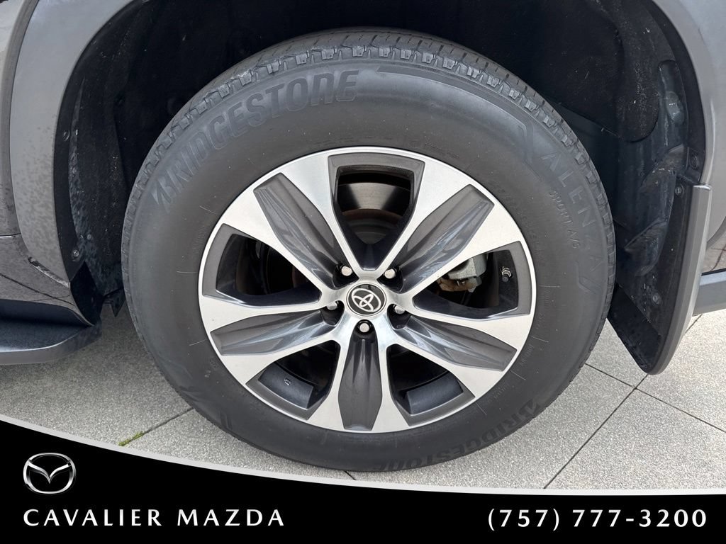 Used 2023 Toyota Highlander XLE AWD/4WD image 21
