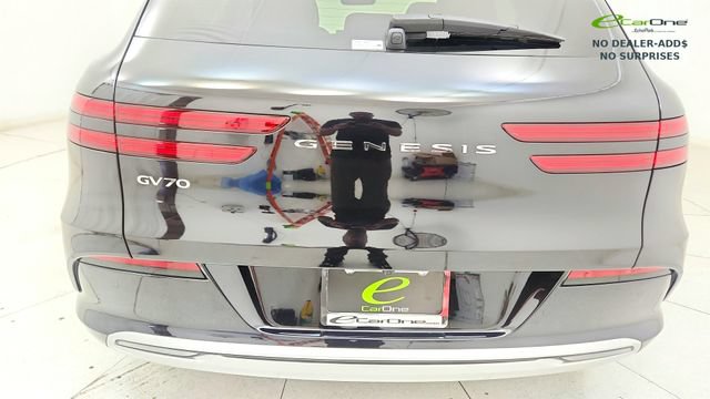 Used 2025 Genesis Electrified GV70 w/ Prestige Package AWD/4WD image 26