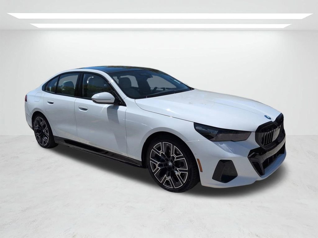 New 2026 BMW 550e xDrive image 2