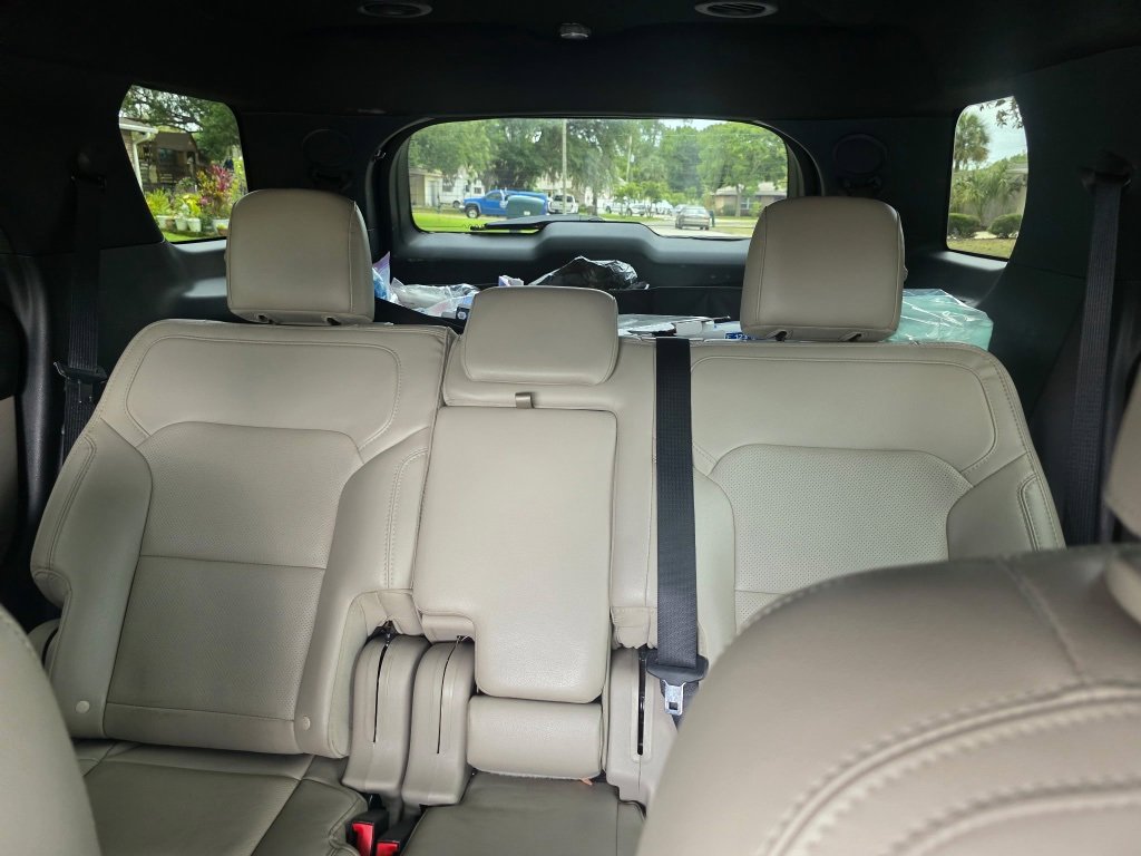 Used 2019 Ford Explorer Limited w/ Class III Trailer Tow Package image 5