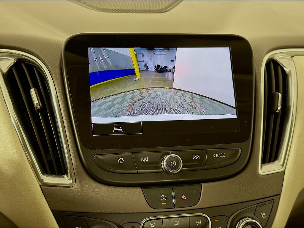 Used 2024 Chevrolet Malibu LT FWD image 14
