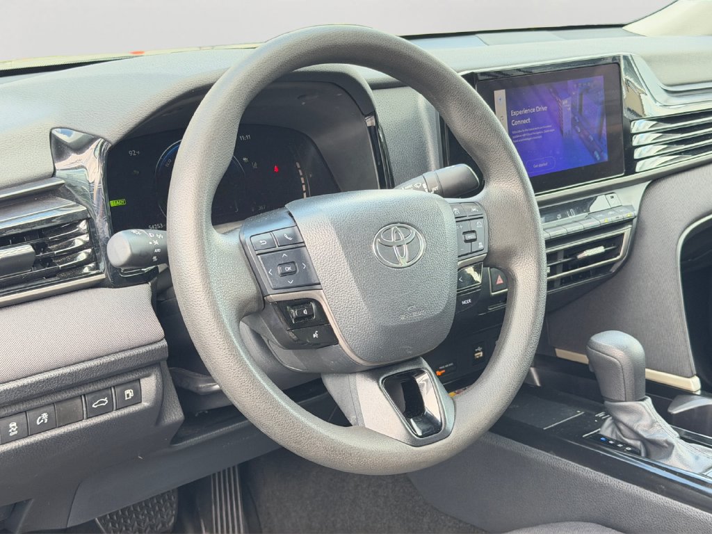 Used 2025 Toyota Camry LE FWD image 18