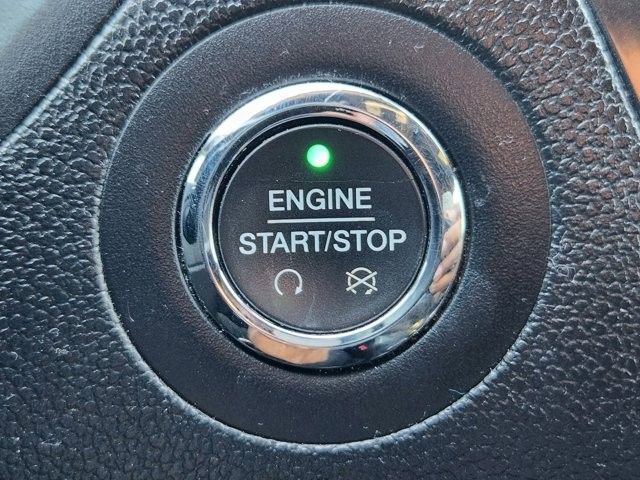 Used 2017 Ford Explorer XLT w/ Equipment Group 202A image 18