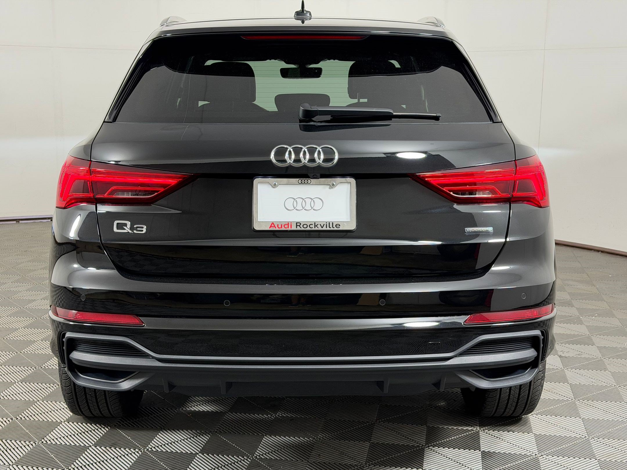 Used 2024 Audi Q3 2.0T Premium w/ Convenience Package AWD/4WD image 10