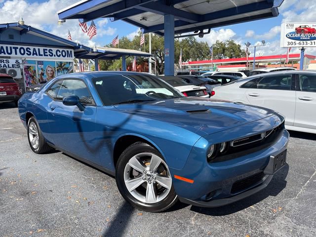 Used 2021 Dodge Challenger SXT RWD image 2
